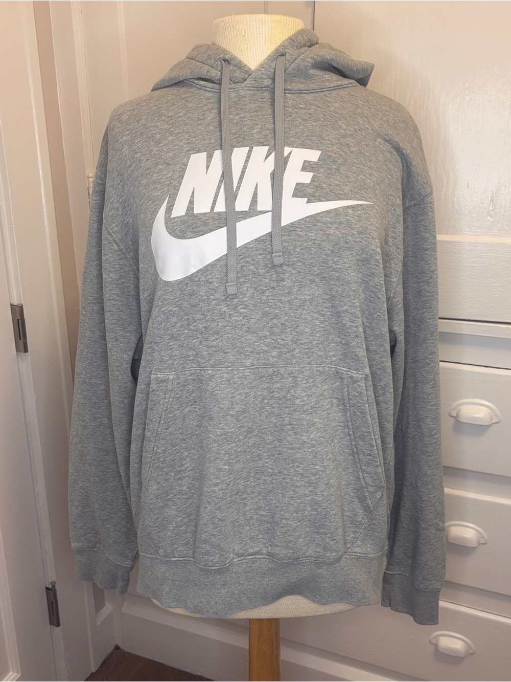 Nike Women’s Light Gray Crewneck Hoodie with White Swoosh Size Medium